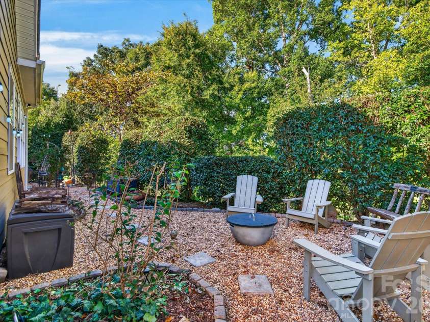 4521 Grove Manor Street, Waxhaw, NC 28173.  MLS# CAR4432721, YatesRealty ID 57328. 