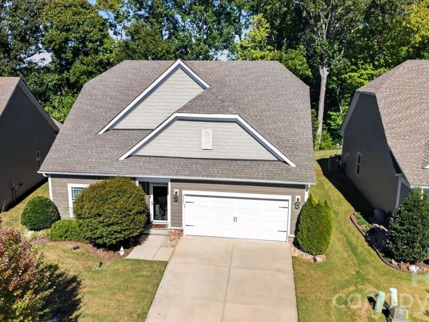 4521 Grove Manor Street, Waxhaw, NC 28173.  MLS# CAR4432721, YatesRealty ID 57328. 