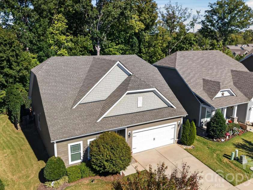 4521 Grove Manor Street, Waxhaw, NC 28173.  MLS# CAR4432721, YatesRealty ID 57328. 