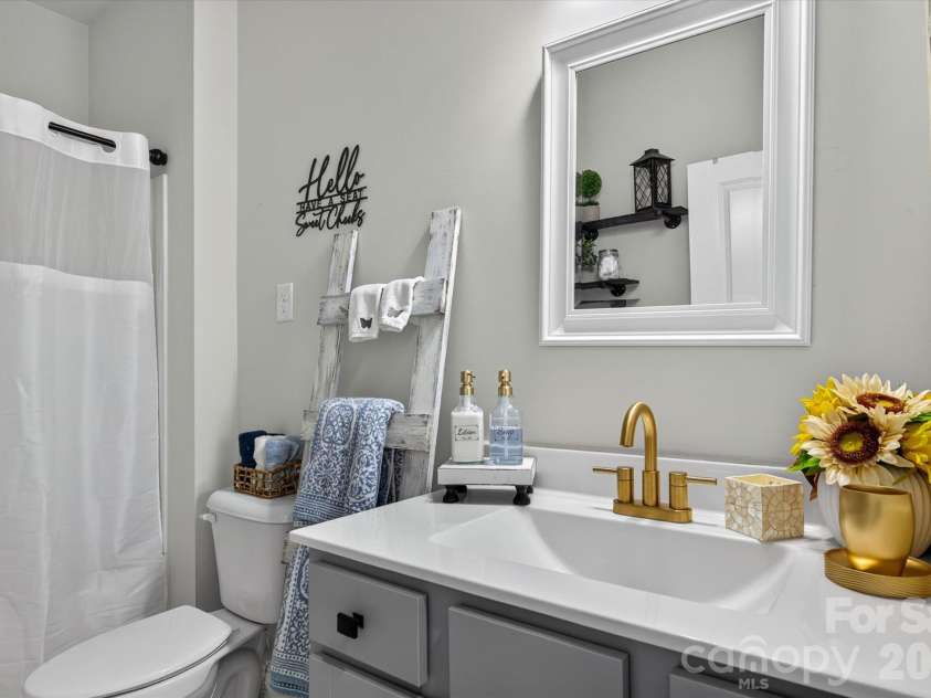 4521 Grove Manor Street, Waxhaw, NC 28173.  MLS# CAR4432721, YatesRealty ID 57328. Bathroom 2