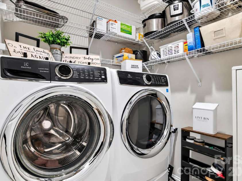 4521 Grove Manor Street, Waxhaw, NC 28173.  MLS# CAR4432721, YatesRealty ID 57328. Laundry