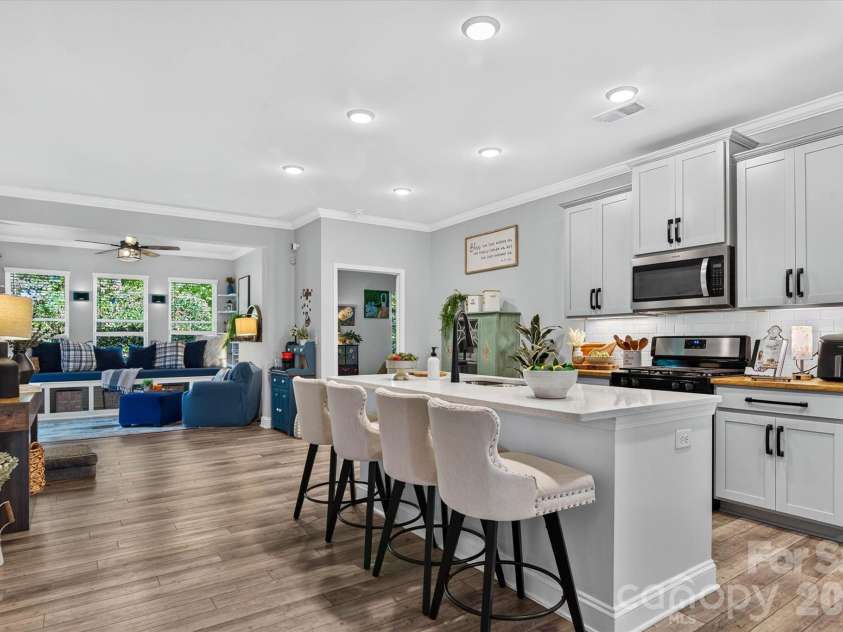 4521 Grove Manor Street, Waxhaw, NC 28173.  MLS# CAR4432721, YatesRealty ID 57328. Open Floor Plan kitchen