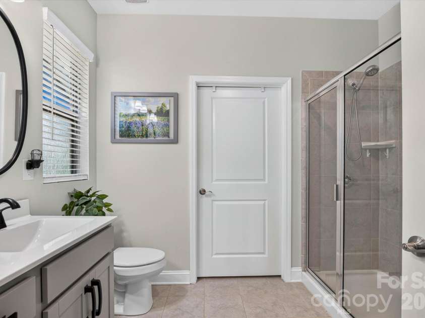 4521 Grove Manor Street, Waxhaw, NC 28173.  MLS# CAR4432721, YatesRealty ID 57328. Primary Bath