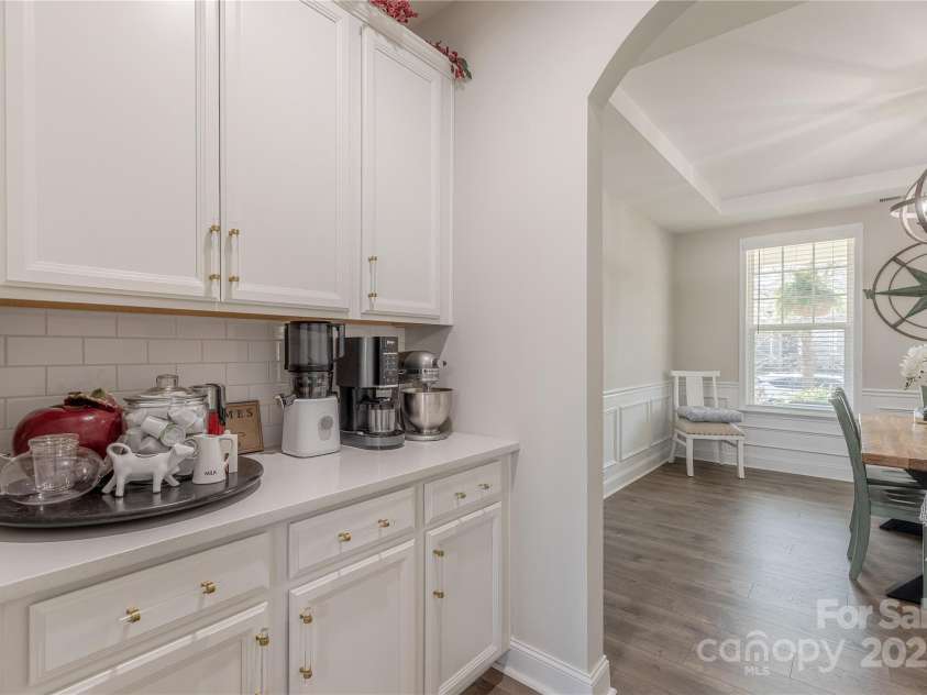 1048 Harbor Bay Drive, Indian Land, SC 29707.  MLS# CAR4231848, YatesRealty ID 5733. Butler's Pantry