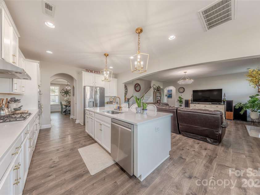 1048 Harbor Bay Drive, Indian Land, SC 29707.  MLS# CAR4231848, YatesRealty ID 5733. Stainless Appliances