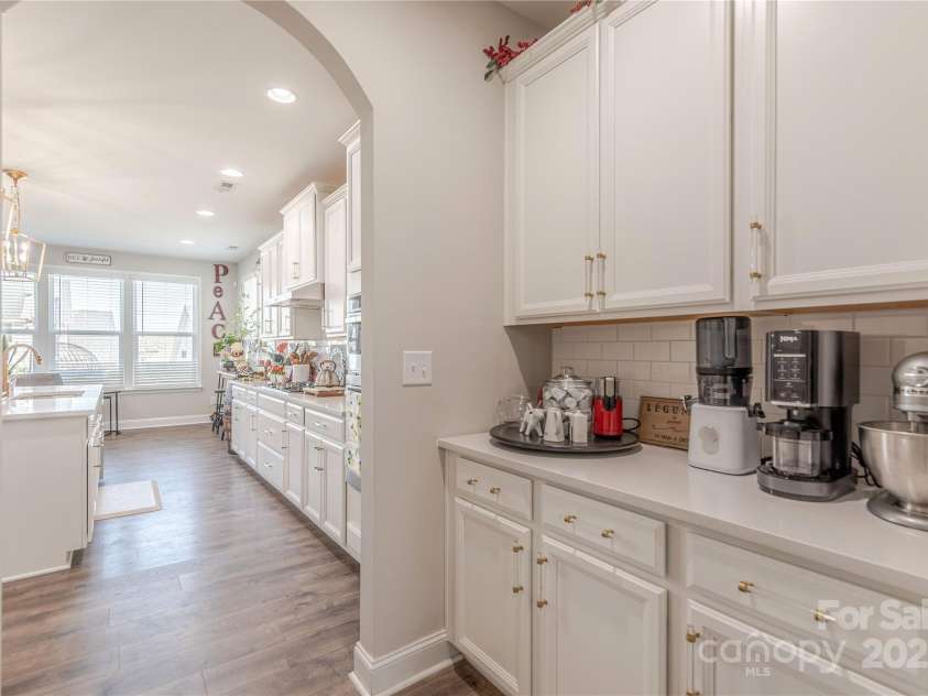 1048 Harbor Bay Drive, Indian Land, SC 29707.  MLS# CAR4231848, YatesRealty ID 5733. Upgraded Hardware