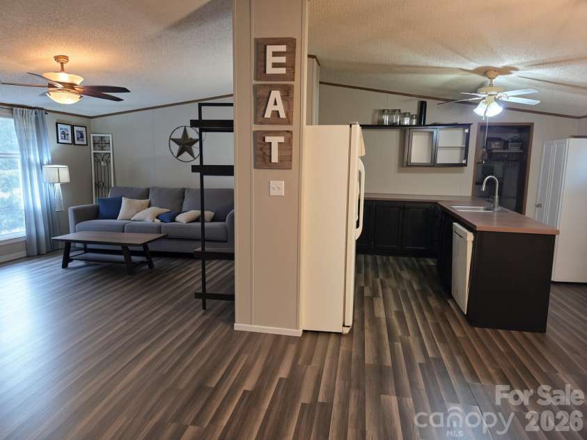 2524 Cabelos Drive, Lincolnton, NC 28092.  MLS# CAR4435687, YatesRealty ID 57335. 
