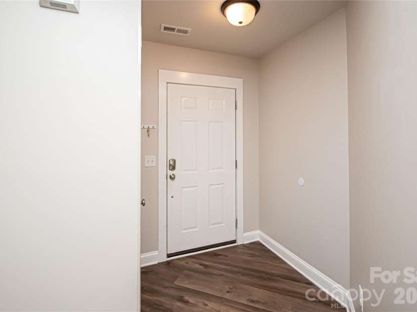 1614 Luther Street, Charlotte, NC 28204.  MLS# CAR4434621, YatesRealty ID 57337. 