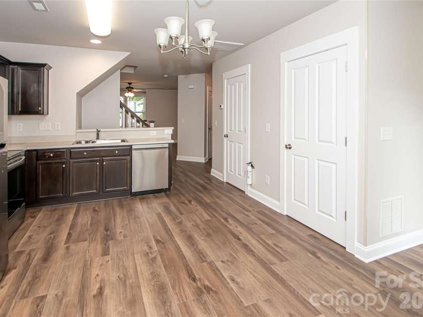 1614 Luther Street, Charlotte, NC 28204.  MLS# CAR4434621, YatesRealty ID 57337. 