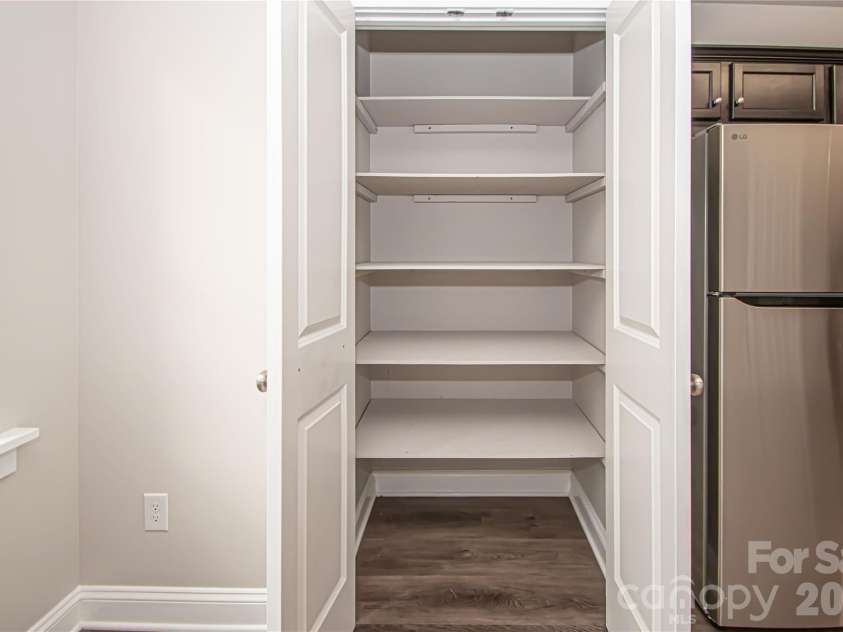 1614 Luther Street, Charlotte, NC 28204.  MLS# CAR4434621, YatesRealty ID 57337. 