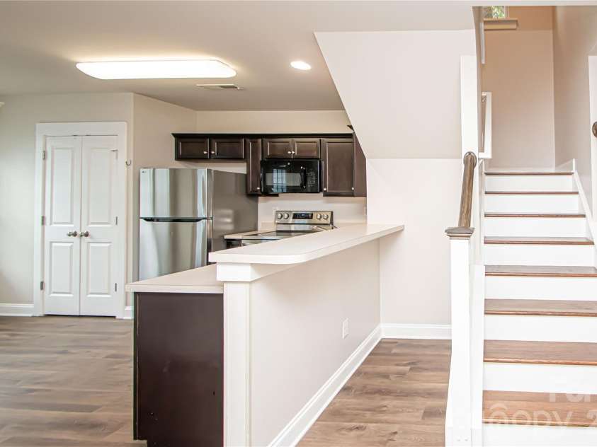 1614 Luther Street, Charlotte, NC 28204.  MLS# CAR4434621, YatesRealty ID 57337. 