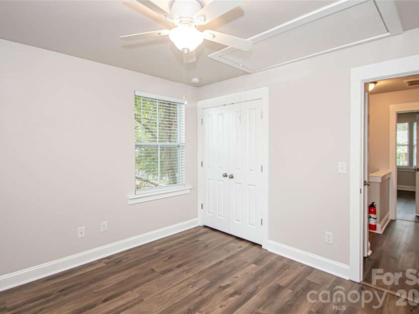 1614 Luther Street, Charlotte, NC 28204.  MLS# CAR4434621, YatesRealty ID 57337. 
