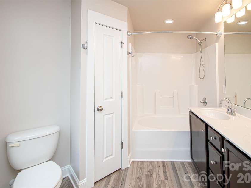 1614 Luther Street, Charlotte, NC 28204.  MLS# CAR4434621, YatesRealty ID 57337. 