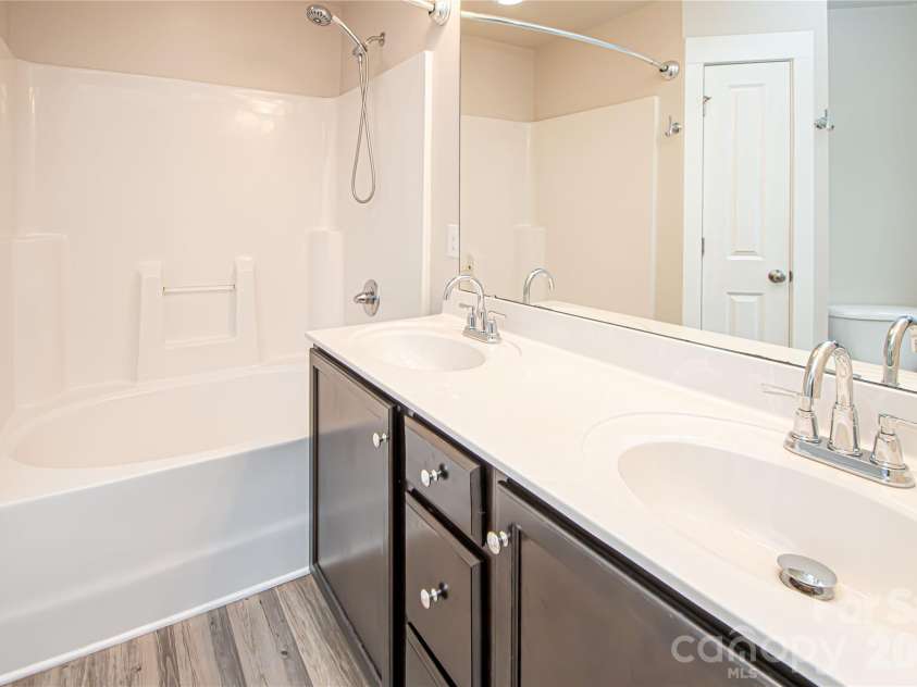 1614 Luther Street, Charlotte, NC 28204.  MLS# CAR4434621, YatesRealty ID 57337. 