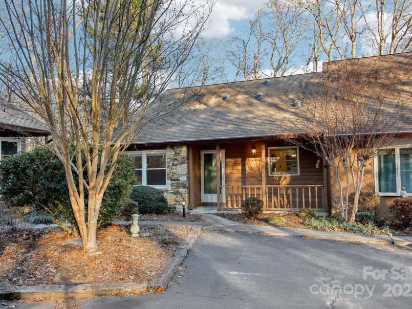 28 Pencross Circle, Etowah, NC 28729.  MLS# CAR4213167, YatesRealty ID 5734. 