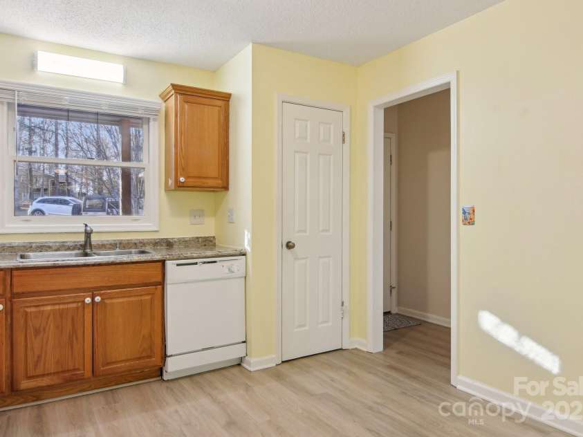 28 Pencross Circle, Etowah, NC 28729.  MLS# CAR4213167, YatesRealty ID 5734. 