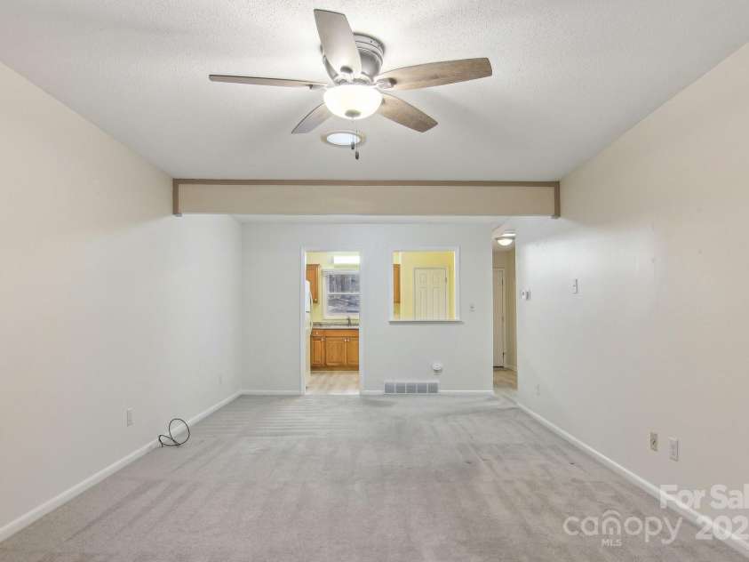 28 Pencross Circle, Etowah, NC 28729.  MLS# CAR4213167, YatesRealty ID 5734. 