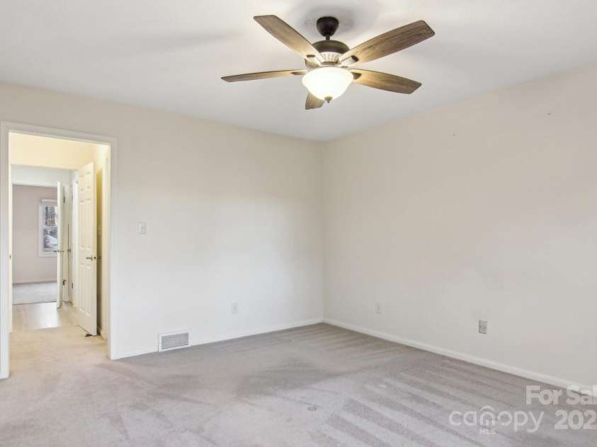 28 Pencross Circle, Etowah, NC 28729.  MLS# CAR4213167, YatesRealty ID 5734. 