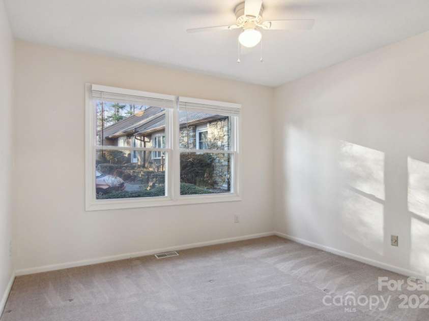 28 Pencross Circle, Etowah, NC 28729.  MLS# CAR4213167, YatesRealty ID 5734. 