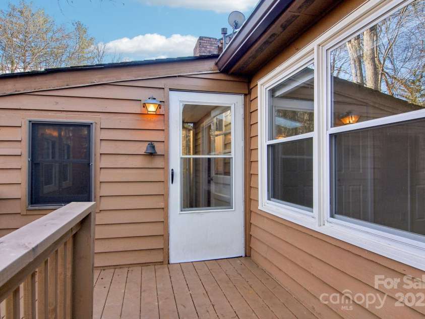 28 Pencross Circle, Etowah, NC 28729.  MLS# CAR4213167, YatesRealty ID 5734. 