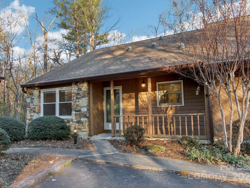 28 Pencross Circle, Etowah, NC 28729.  MLS# CAR4213167, YatesRealty ID 5734. 