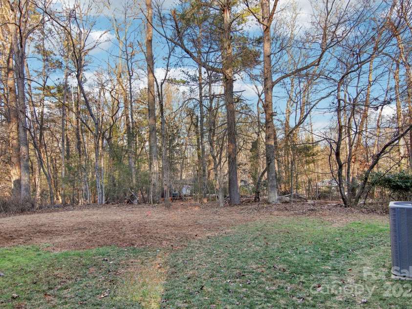 28 Pencross Circle, Etowah, NC 28729.  MLS# CAR4213167, YatesRealty ID 5734. 