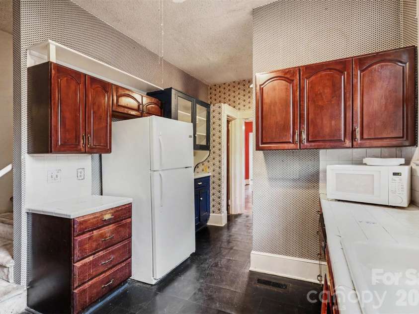 510 Hawthorne Lane, Charlotte, NC 28204.  MLS# CAR4432026, YatesRealty ID 57340. 