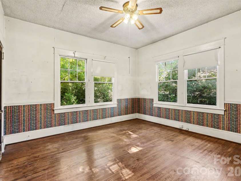 510 Hawthorne Lane, Charlotte, NC 28204.  MLS# CAR4432026, YatesRealty ID 57340. 