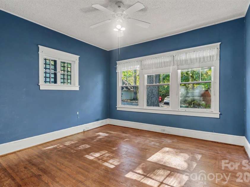 510 Hawthorne Lane, Charlotte, NC 28204.  MLS# CAR4432026, YatesRealty ID 57340. 