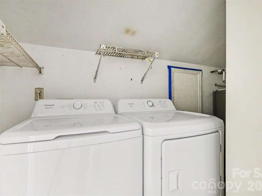 510 Hawthorne Lane, Charlotte, NC 28204.  MLS# CAR4432026, YatesRealty ID 57340. 