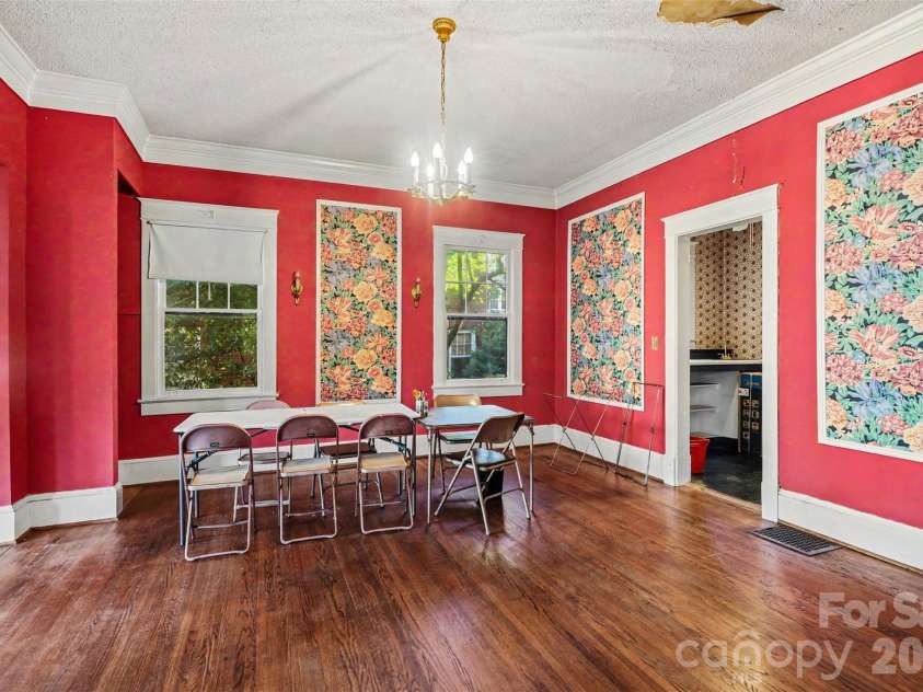 510 Hawthorne Lane, Charlotte, NC 28204.  MLS# CAR4432026, YatesRealty ID 57340. Dining Room