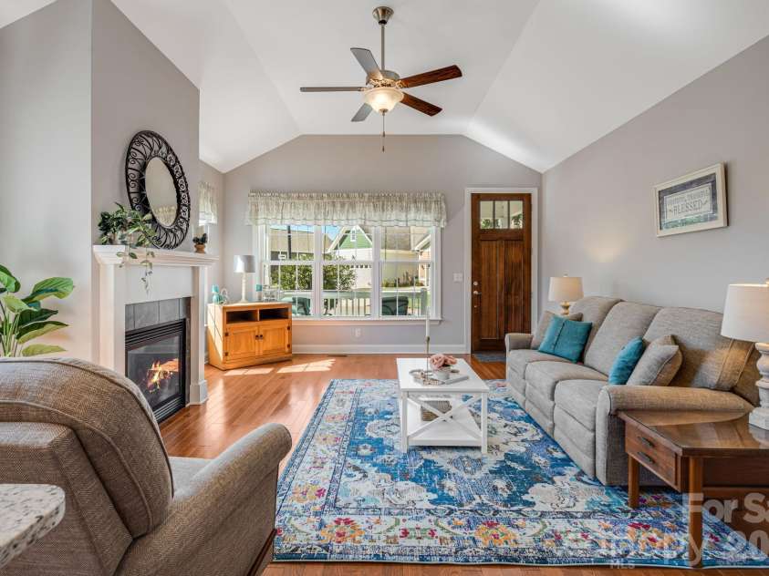 76 Rose Creek Road, Leicester, NC 28748.  MLS# CAR4430015, YatesRealty ID 57341. Vaulted Ceilings