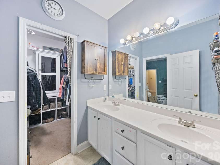 511 Zion Street, Landis, NC 28088.  MLS# CAR4433896, YatesRealty ID 57342. Primary bathroom