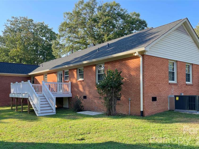 204 General J E Johnston Street, Stanley, NC 28164.  MLS# CAR4435603, YatesRealty ID 57343. 