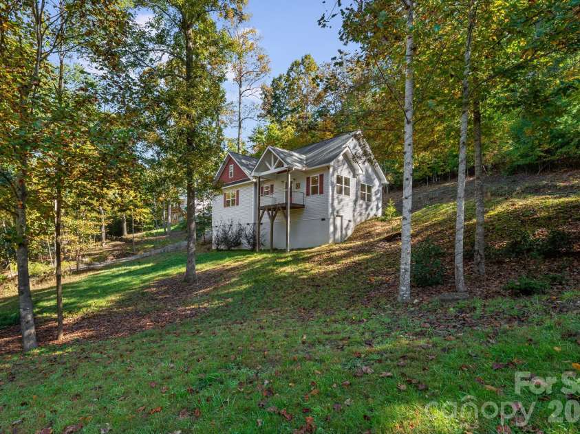 171 Rambling Trail, Hendersonville, NC 28739.  MLS# CAR4421899, YatesRealty ID 57344. 