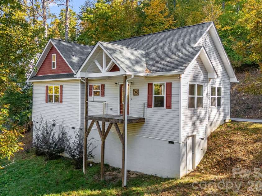 171 Rambling Trail, Hendersonville, NC 28739.  MLS# CAR4421899, YatesRealty ID 57344. Front Elevation
