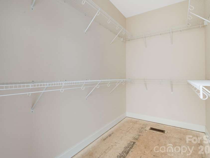 171 Rambling Trail, Hendersonville, NC 28739.  MLS# CAR4421899, YatesRealty ID 57344. Primary Walk-in Closet