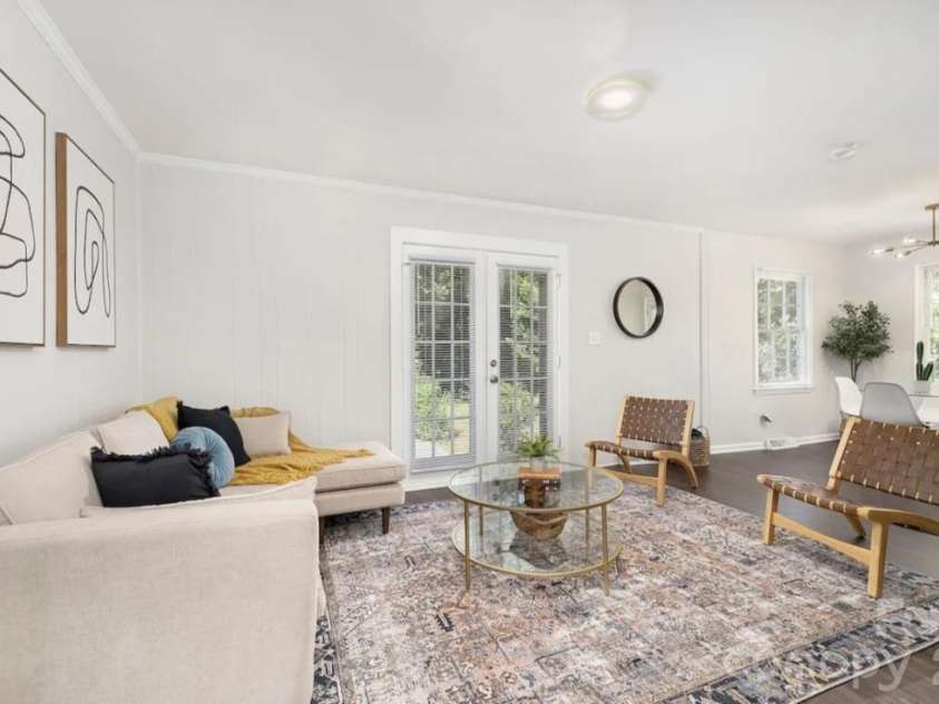 3909 Woodbriar Trail, Charlotte, NC 28205.  MLS# CAR4435688, YatesRealty ID 57345. 