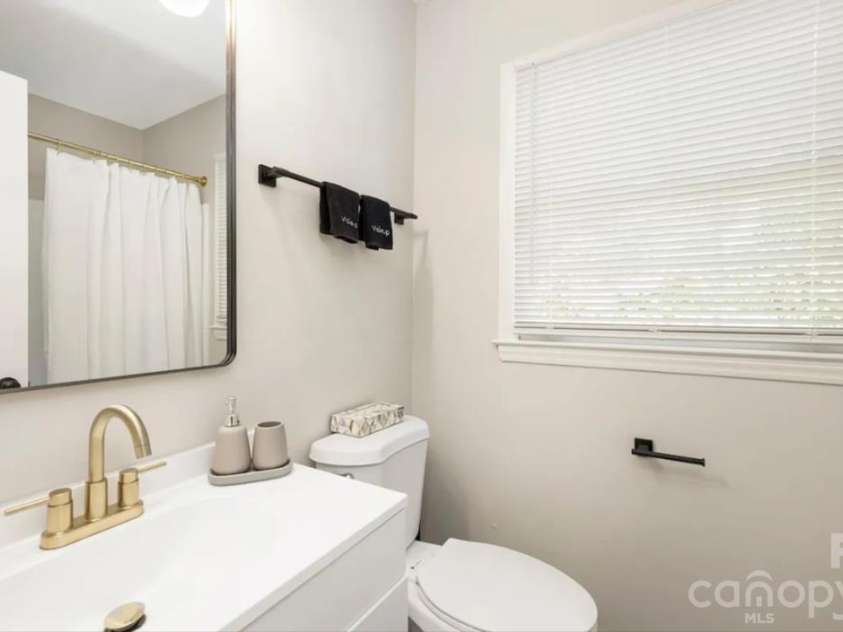 3909 Woodbriar Trail, Charlotte, NC 28205.  MLS# CAR4435688, YatesRealty ID 57345. 