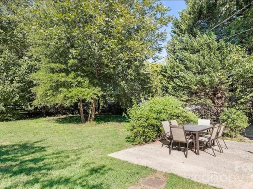 3909 Woodbriar Trail, Charlotte, NC 28205.  MLS# CAR4435688, YatesRealty ID 57345. 