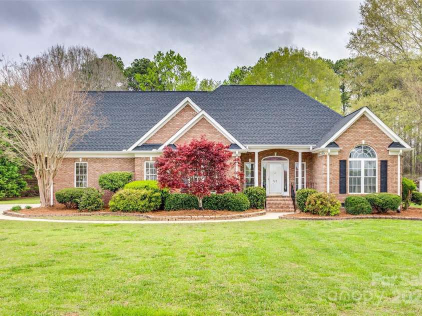 111 Sterling Drive, York, SC 29745.  MLS# CAR4241074, YatesRealty ID 5735. 