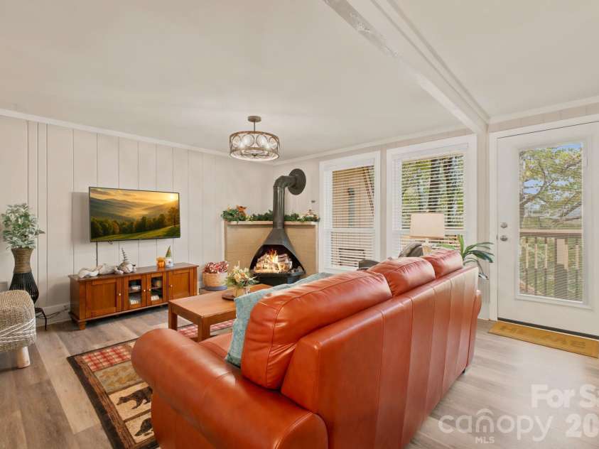 220 Charter Hills Road, Beech Mountain, NC 28604.  MLS# CAR4435396, YatesRealty ID 57350. 