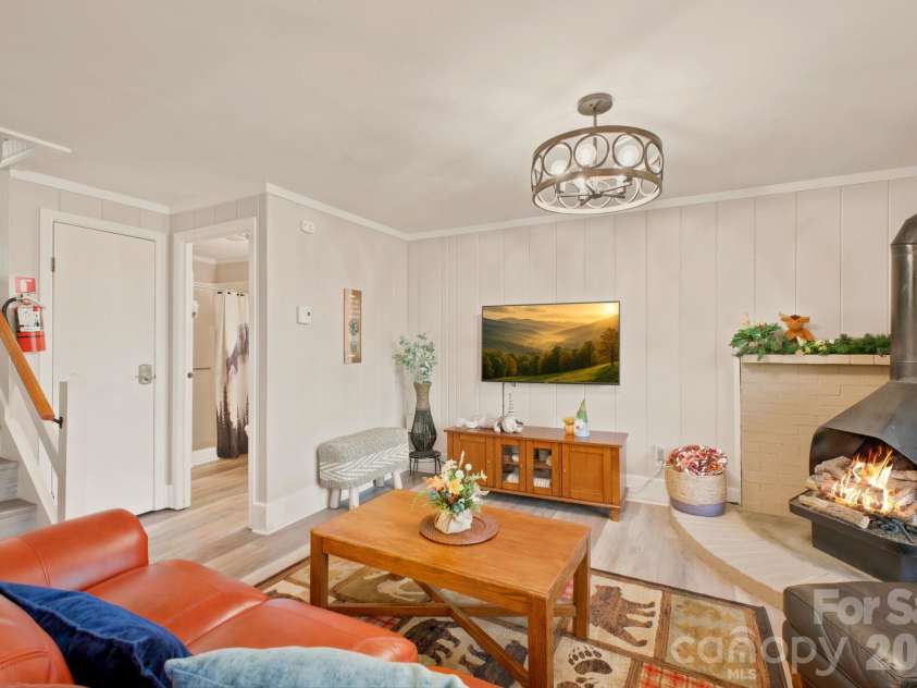220 Charter Hills Road, Beech Mountain, NC 28604.  MLS# CAR4435396, YatesRealty ID 57350. 