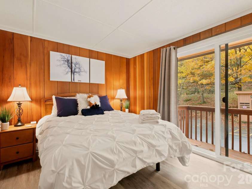 220 Charter Hills Road, Beech Mountain, NC 28604.  MLS# CAR4435396, YatesRealty ID 57350. 