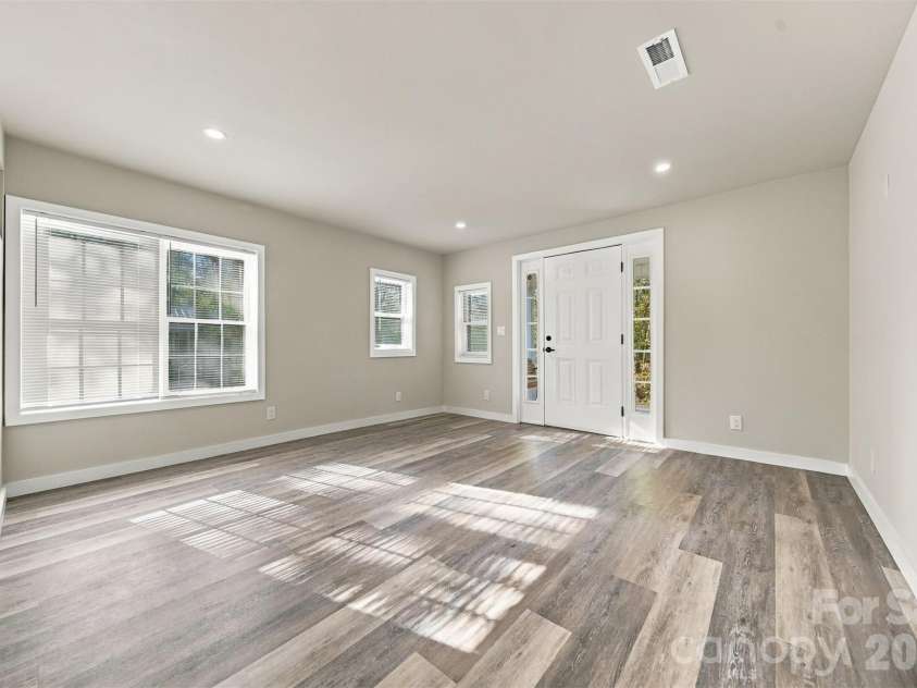 111 Hickory Street, Lenoir, NC 28645.  MLS# CAR4435204, YatesRealty ID 57357. 