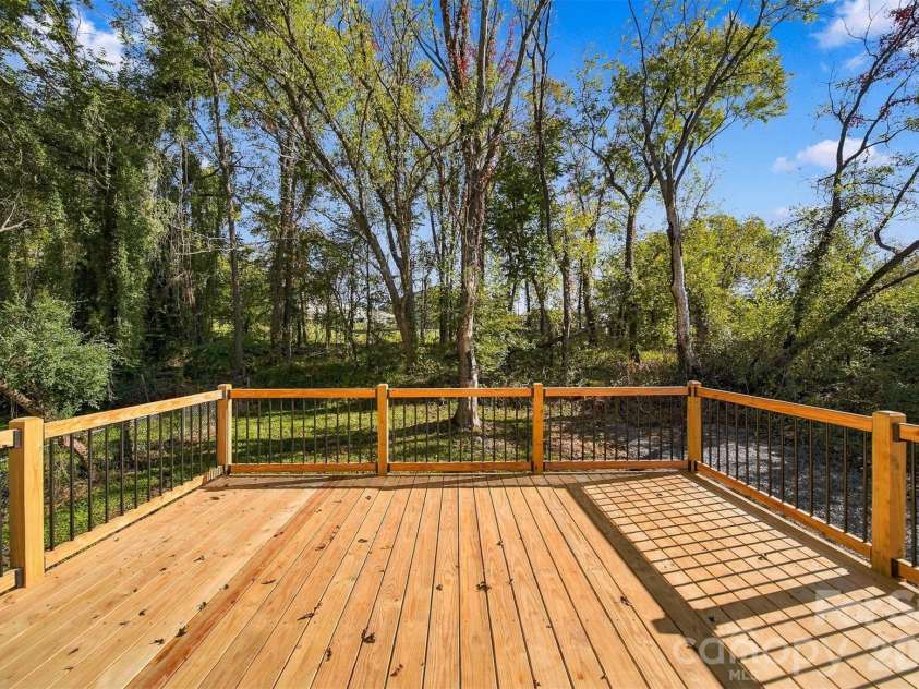 111 Hickory Street, Lenoir, NC 28645.  MLS# CAR4435204, YatesRealty ID 57357. 
