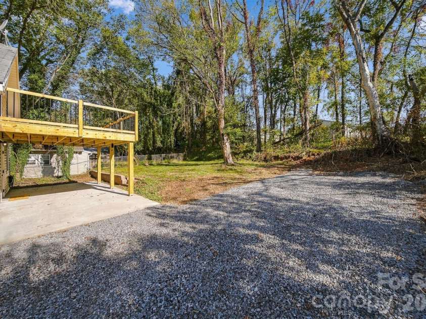 111 Hickory Street, Lenoir, NC 28645.  MLS# CAR4435204, YatesRealty ID 57357. 