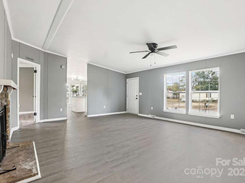 2658 Driftwood Drive, Fayetteville, NC 28306.  MLS# CAR4187146, YatesRealty ID 5736. 