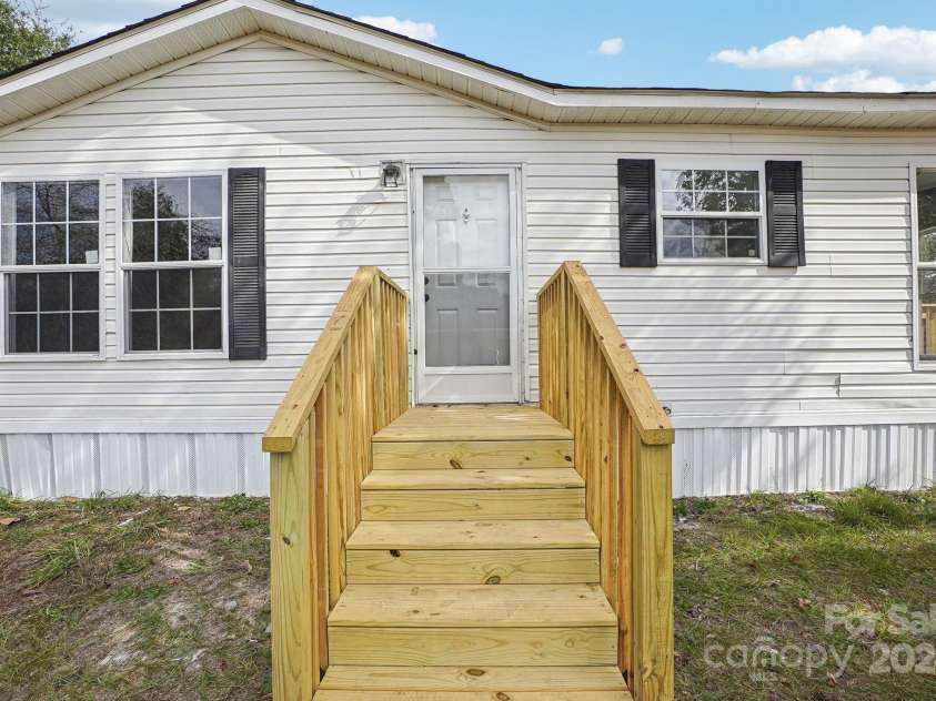 2658 Driftwood Drive, Fayetteville, NC 28306.  MLS# CAR4187146, YatesRealty ID 5736. 