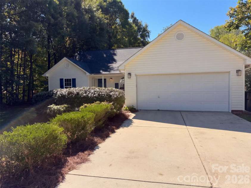 4315 Enoch Drive, Charlotte, NC 28269.  MLS# CAR4435738, YatesRealty ID 57362. 